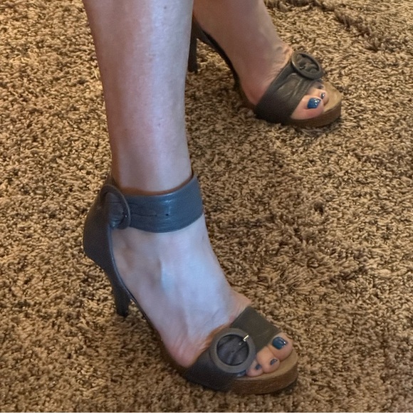 Pedro Garcia Grey Leather Heels - size 8 - Picture 2 of 10